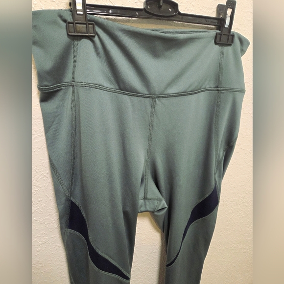 Reebok Green Leggings - Picture 3 of 3